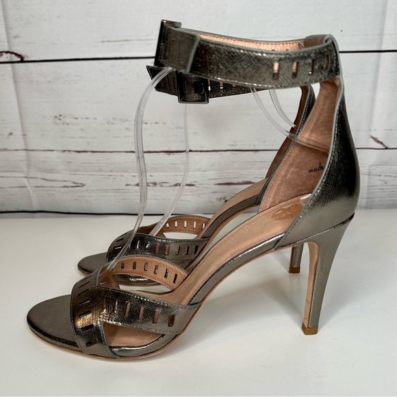 Joie | Airlie Metallic Cutout Ankle Strap Sandal - Picture 7 of 10